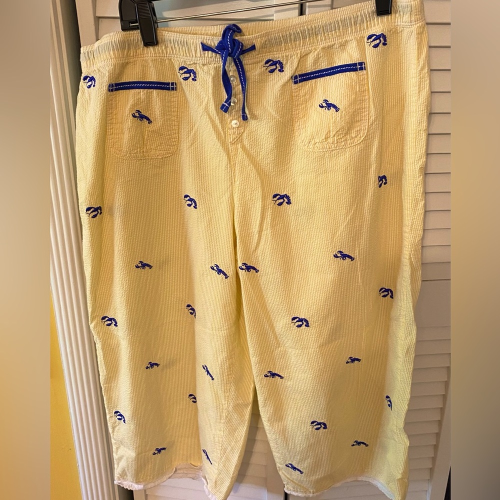 LL Bean Women’s Lobster Print Seersucker Lounge Pajama Shorts/Pants- size Large